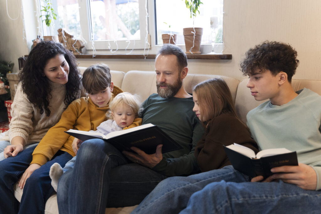 20 versículos bíblicos para edificar sua família e fortalecer o amor