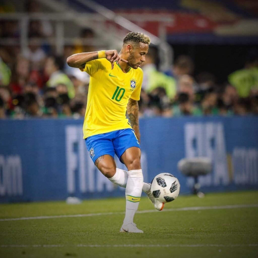 Neymar Jr. em campo, simbolizando a esperança e a fé na recuperação para a Copa do Mundo, um verdadeiro avivamento de espírito para os torcedores, como um versículo de avivamento na vida.